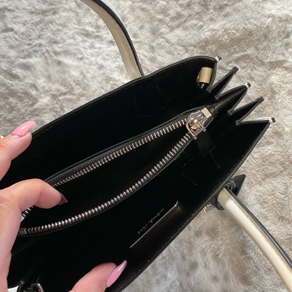 Michael Kors Mercer mini bag - Picture 4 of 8